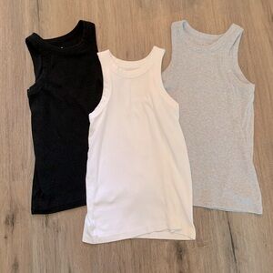 Loft Tanks Women’s Medium (3)